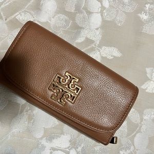 Brown button wallet